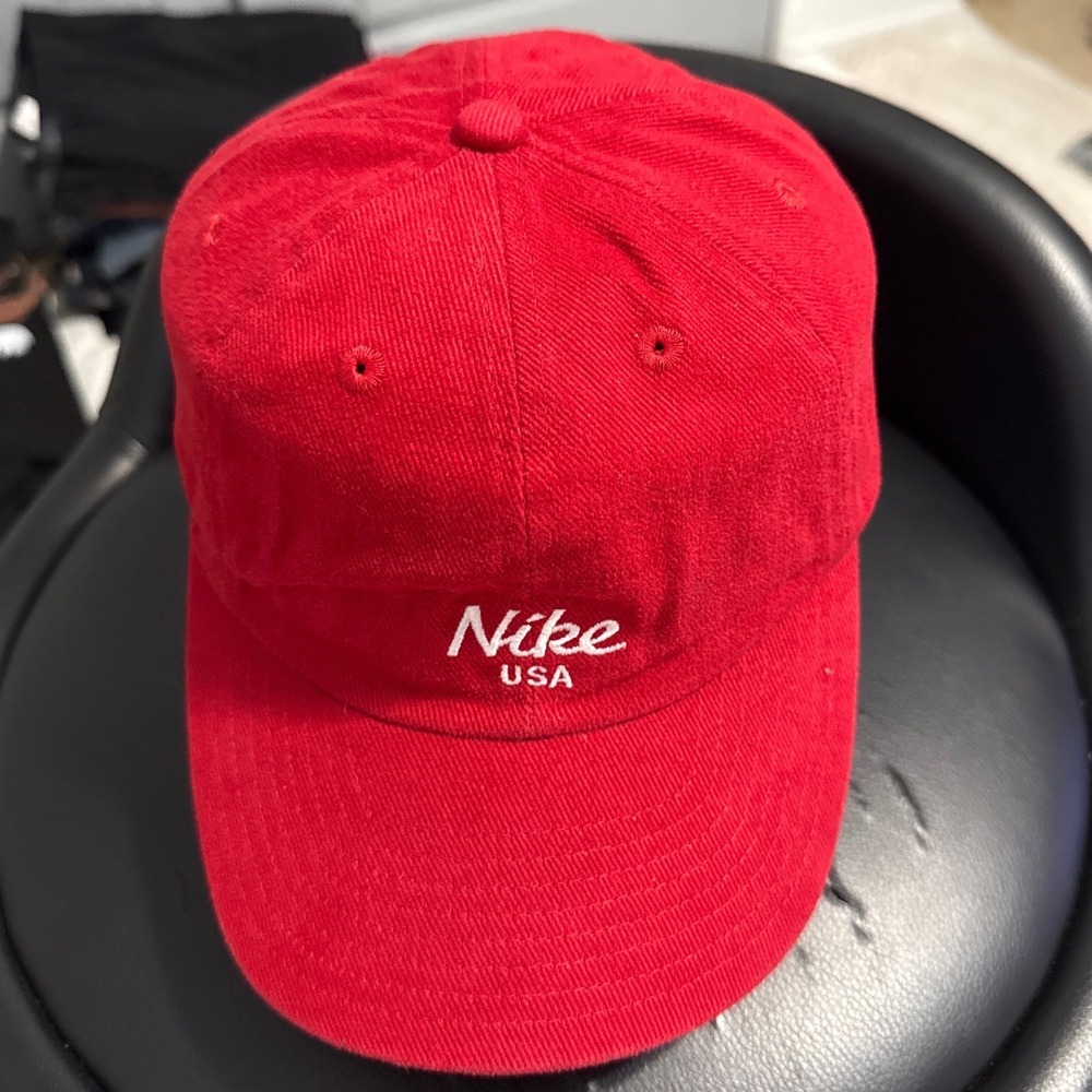 vintage red Nike USA cap featuring classic cursive script embroidery - OS - Picture 5 of 9